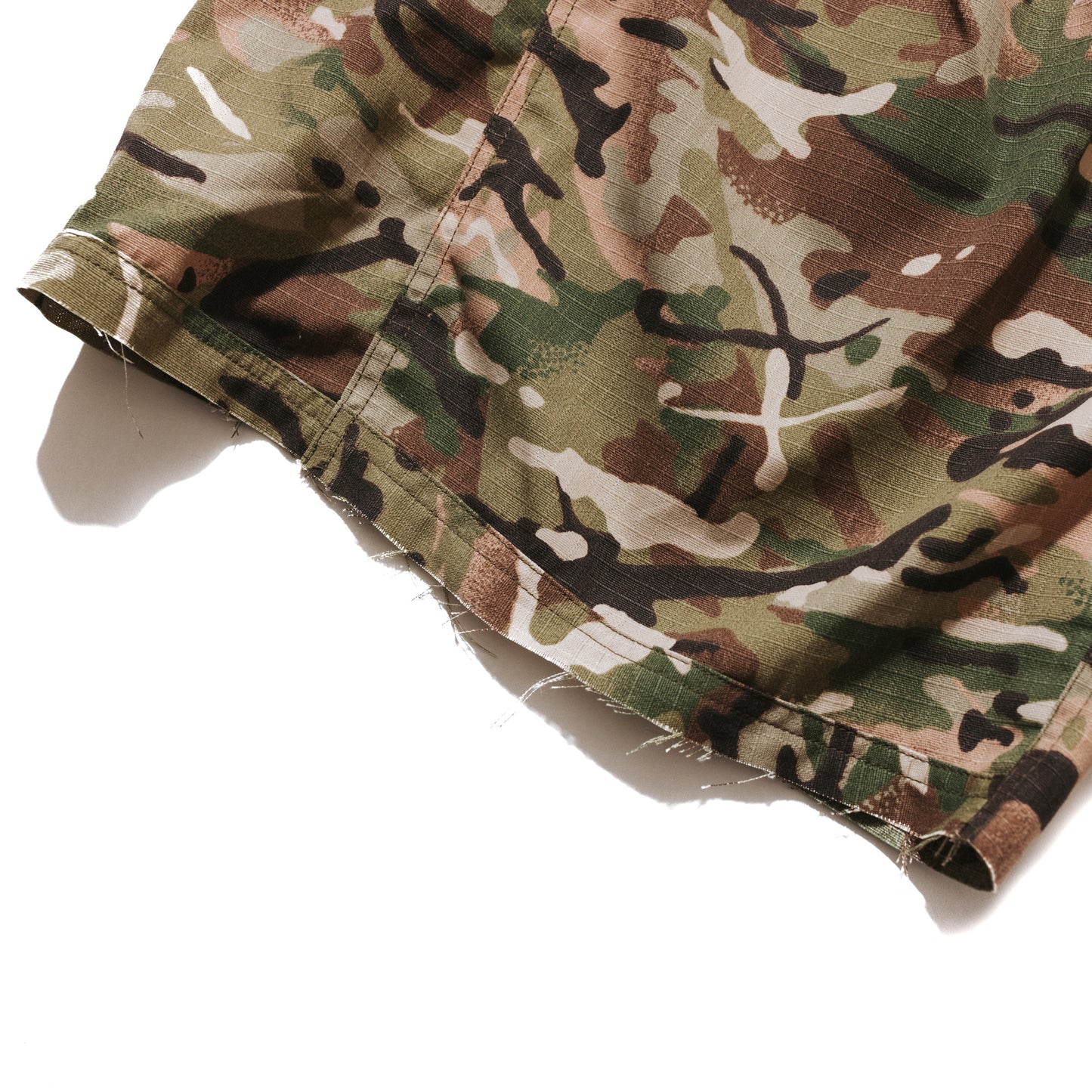 DISC CARGO SHORTS - SPRAY CAMO